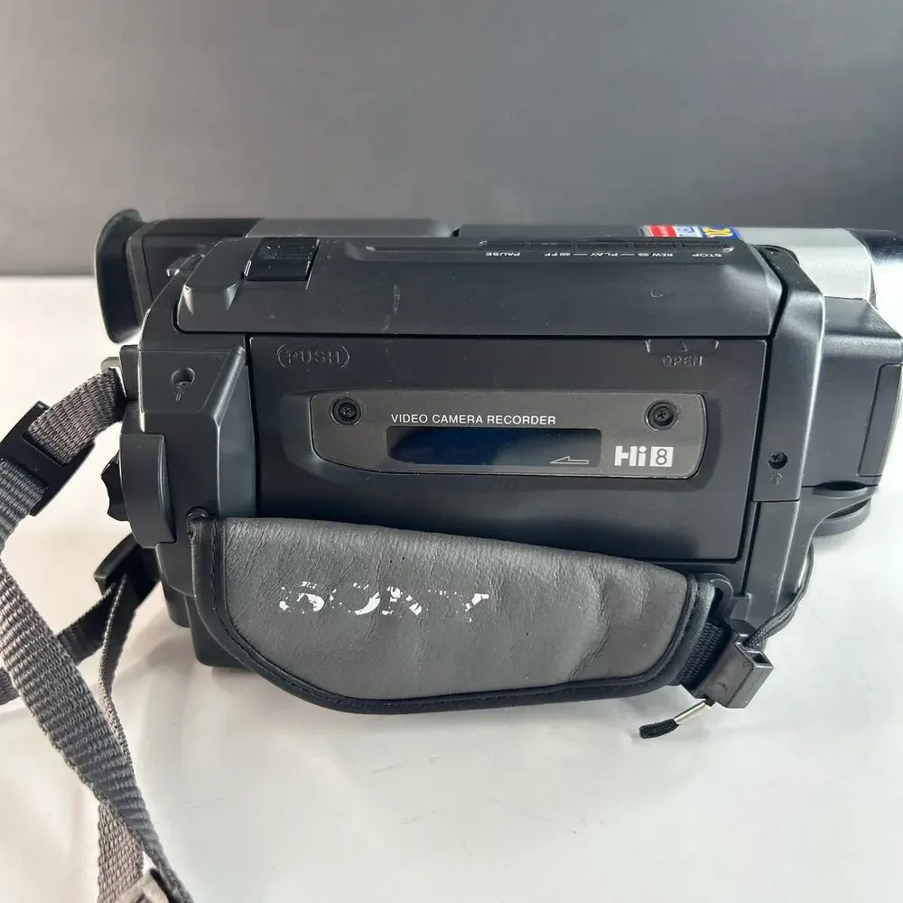 Sony Handycam CCD-TR818 Hi8 Camcorder w/Nightshot + USB Tested New Tape